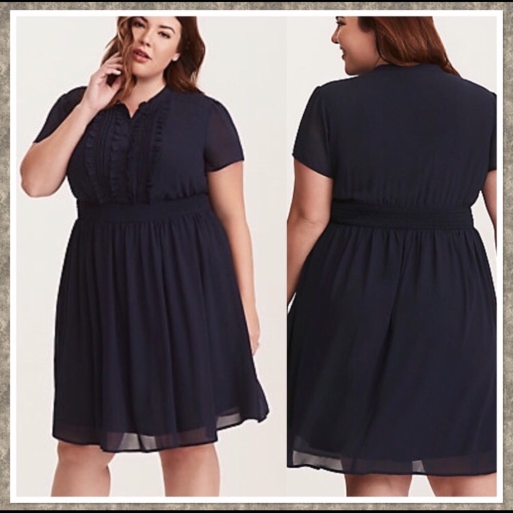 Torrid Black Button up front pretty details NWT